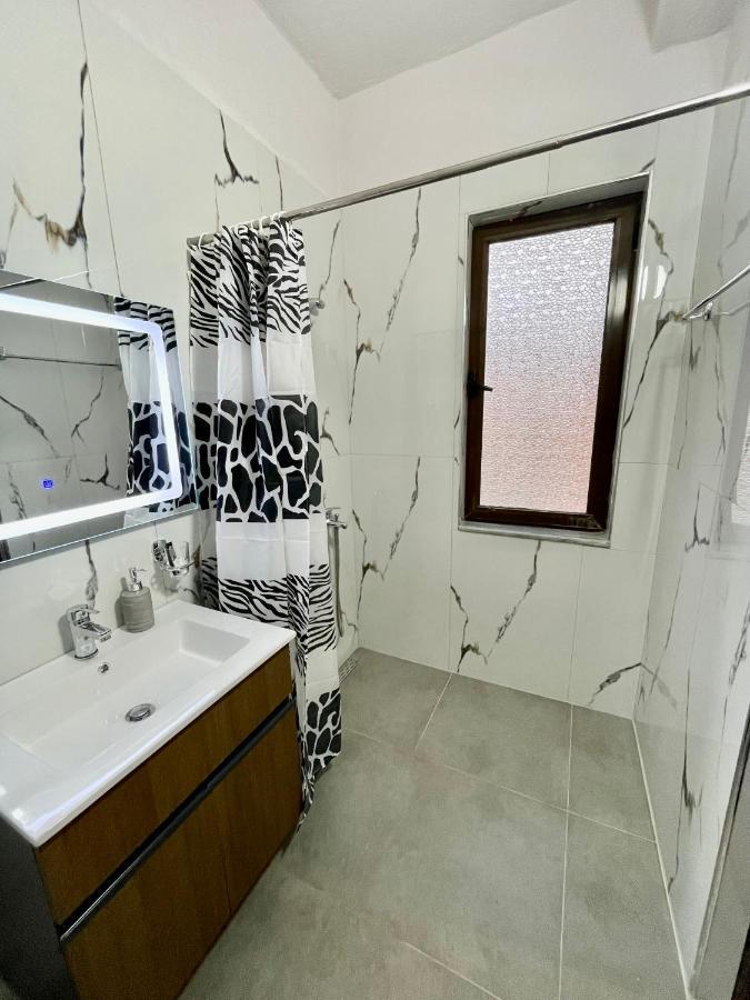 Keon Superb Studio Apartament Тирана Экстерьер фото
