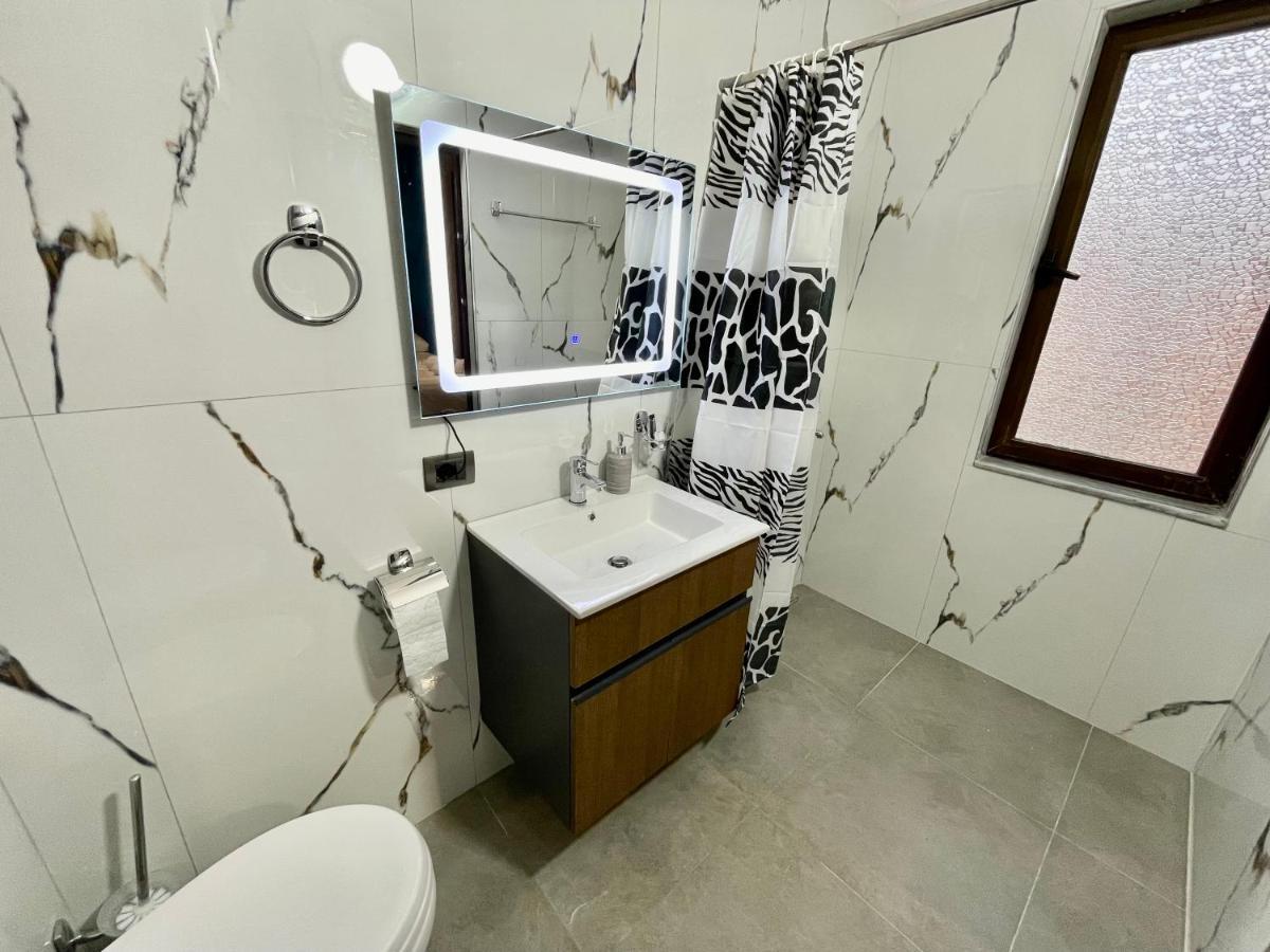 Keon Superb Studio Apartament Тирана Экстерьер фото