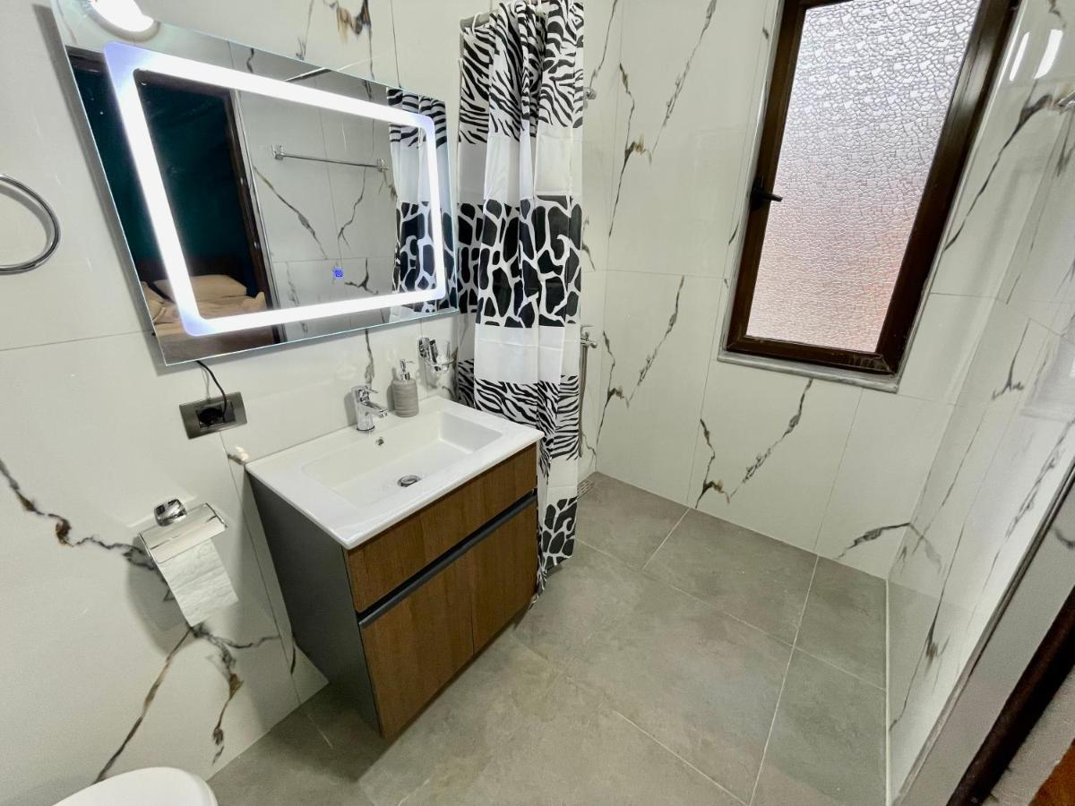 Keon Superb Studio Apartament Тирана Экстерьер фото